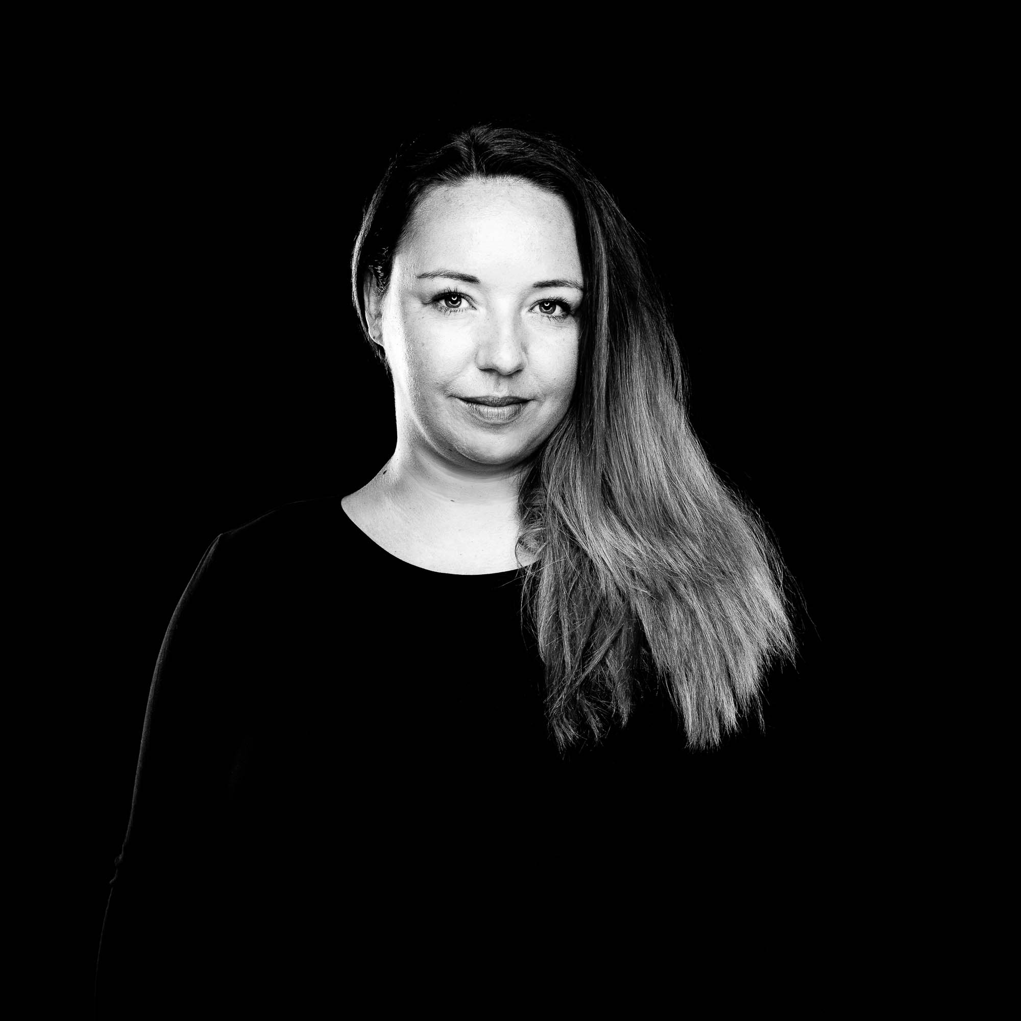 Export x3 5D4 9009 Bearbeitet 3 Headshots Manuela 2